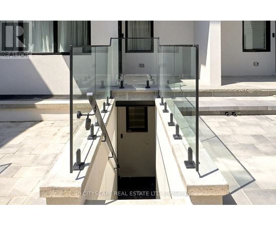 1 - LOWER - 589 OAKWOOD AVENUE 2 Beds Condo, Home, Townhouse for Rent - Photo gallery 5