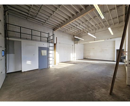 5108 50 Street Studio House for Rent - Photo gallery 5