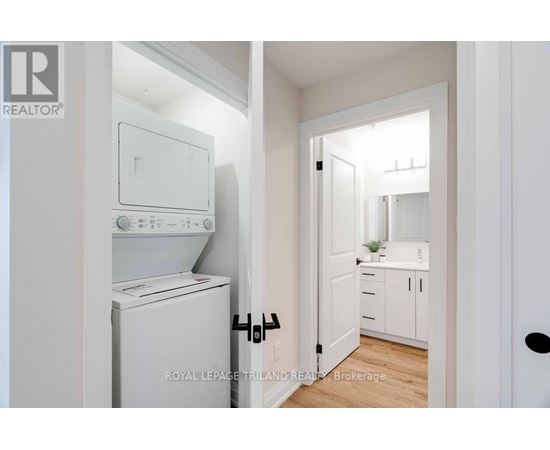 215 - 865 KLEINBURG DRIVE 1 House for Rent - Photo gallery 2
