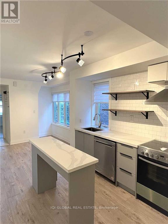 2 bedroom apartment - MAINFLOOR - 525 OSSINGTON AVENUE Mainfloor, Toronto (Palmerston-Little Italy) 5