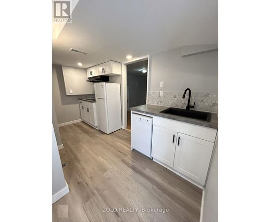 LOWER - 3 OLD YORK CRESCENT 1 House for Rent - Photo gallery 5