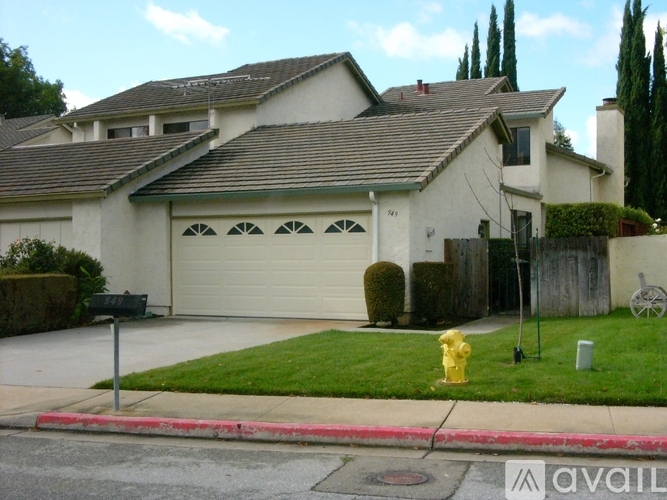 949 Courtland Court 2 Beds Single Family Home for Rent - Photo gallery 1