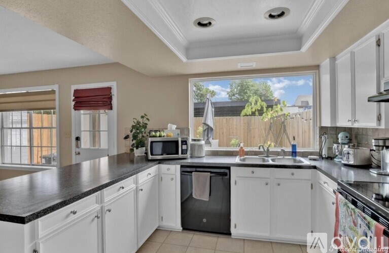 10025 Smitherman Dr 3 Beds Single Family Home for Rent - Photo gallery 3