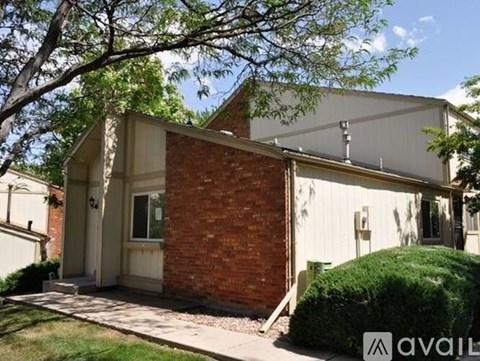 7700 W Glasgow Pl 2 Beds Apartment for Rent