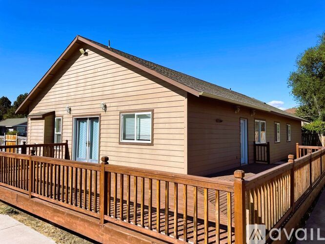 2208 N Spar Lane- - MARTIN 5 Beds Single Family Home for Rent - Photo gallery 5