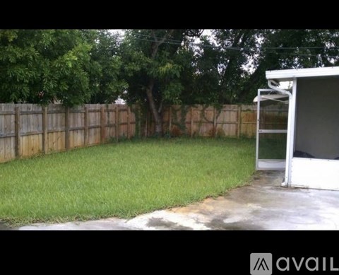 810 N 64Th Ave 3 Beds Apartment for Rent