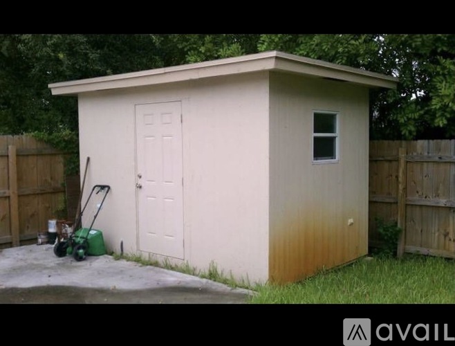 810 N 64th Ave 3 Beds Single Family Home for Rent - Photo gallery 2