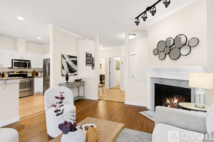18505 Southeast Newport Way 2 Beds Condo for Rent - Photo gallery 2