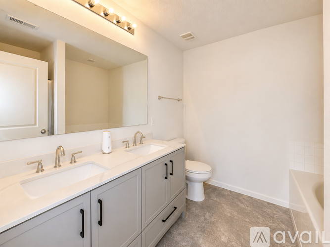 13958 Catalina Drive 4 Beds Single Family Home for Rent - Photo gallery 2