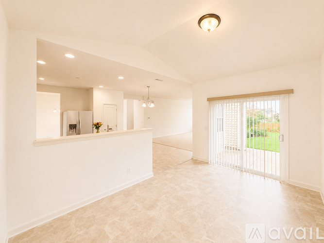 13958 Catalina Drive 4 Beds Single Family Home for Rent - Photo gallery 4