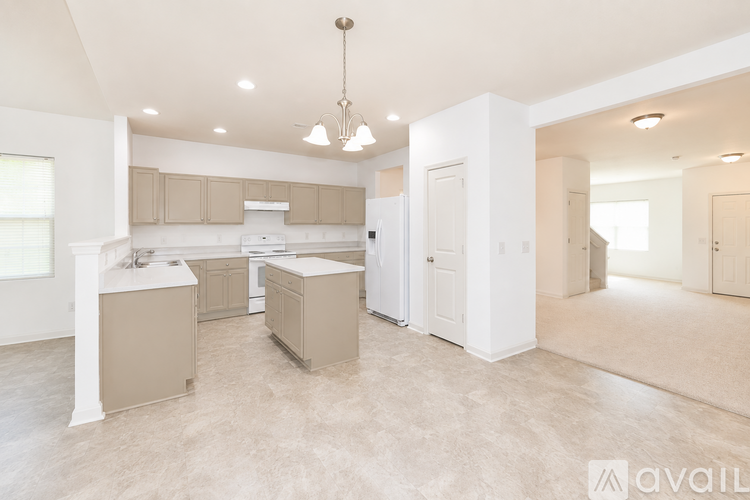 13958 Catalina Drive 4 Beds Single Family Home for Rent - Photo gallery 5