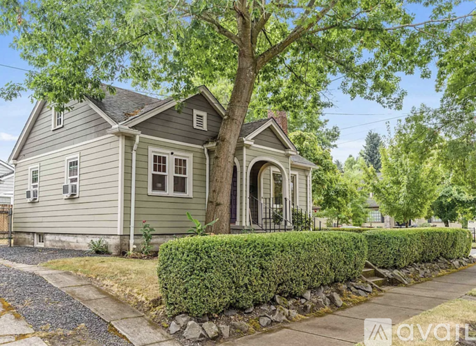 1510 Summer Street Northeast 2 Beds Single Family Home for Rent - Photo gallery 2