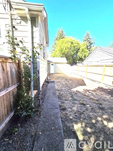 1510 Summer Street Northeast 2 Beds Single Family Home for Rent - Photo gallery 3