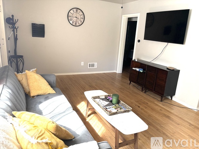 1510 Summer Street Northeast 2 Beds Single Family Home for Rent - Photo gallery 5
