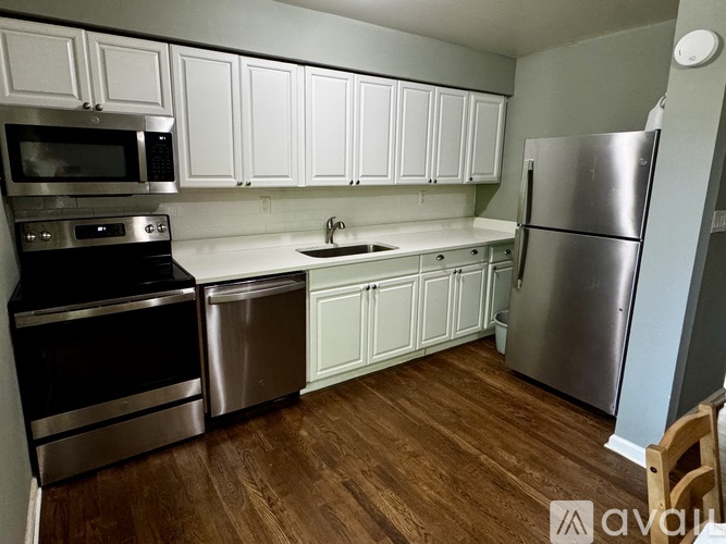 96 East Avenue 2 Beds Single Family Home for Rent - Photo gallery 4