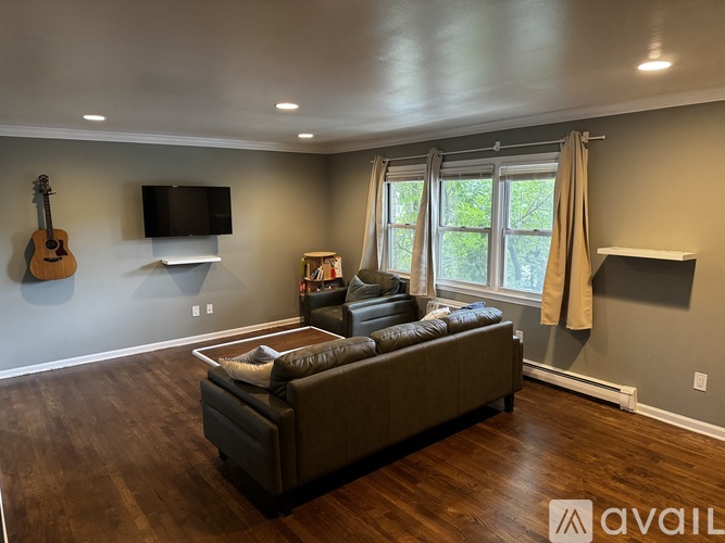 96 East Avenue 2 Beds Single Family Home for Rent - Photo gallery 5