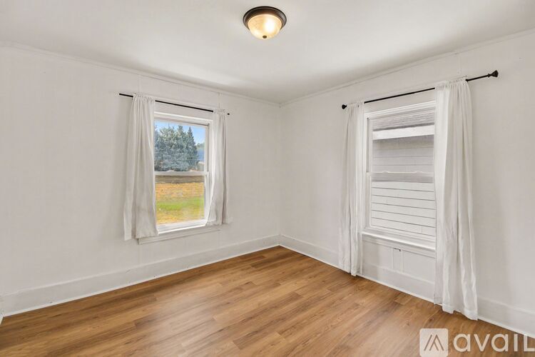 29 Coldbrook Street Northeast 2 Beds Apartment for Rent - Photo gallery 5