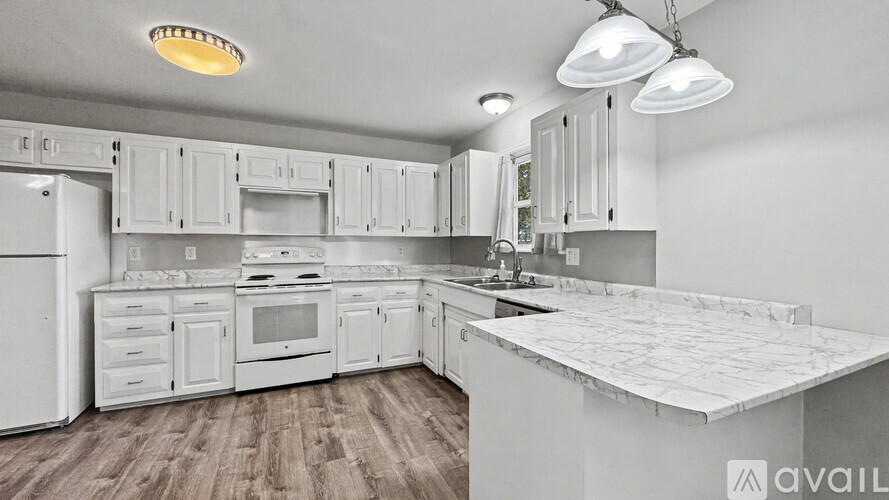 2001 Pine Woods Rd 4 Beds Single Family Home for Rent - Photo gallery 1
