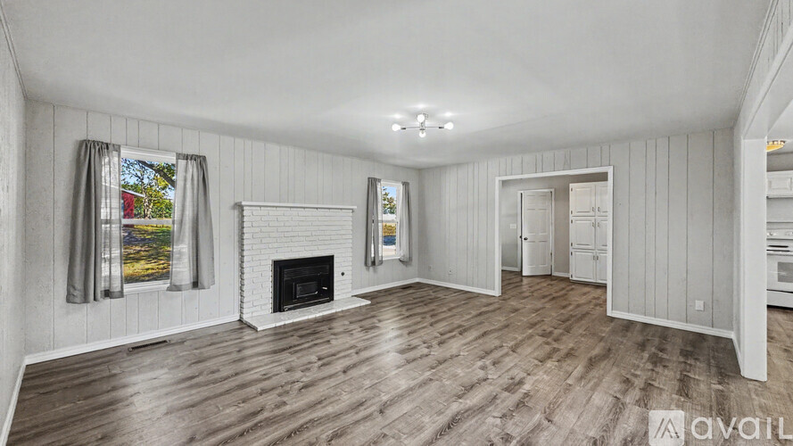 2001 Pine Woods Rd 4 Beds Single Family Home for Rent - Photo gallery 4