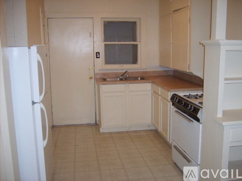 518 Featherston St 2 Beds Apartment for Rent