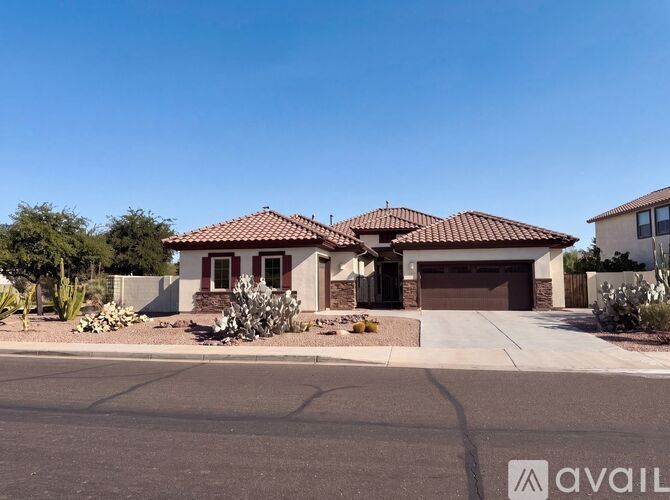 702 E Charlevoix Ave 5 Beds Single Family Home for Rent - Photo gallery 1