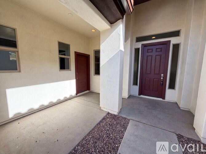 702 E Charlevoix Ave 5 Beds Single Family Home for Rent - Photo gallery 2
