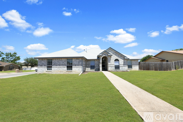 501 Weiss Dr 4 Beds Single Family Home for Rent - Photo gallery 1