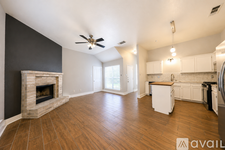 501 Weiss Dr 4 Beds Single Family Home for Rent - Photo gallery 5