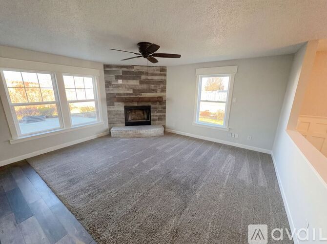 8252 S Evening Dr 4 Beds Single Family Home for Rent - Photo gallery 2