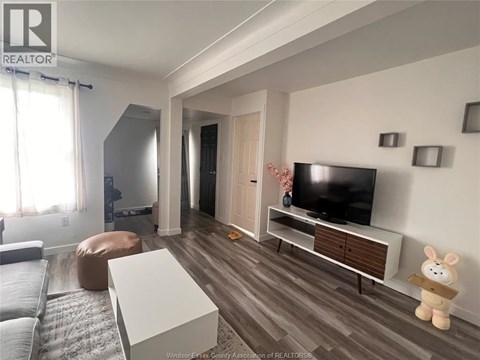 2427 MERCER 4 Beds Apartment for Rent