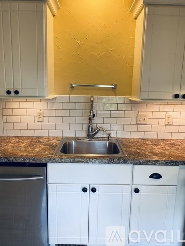 569 Jefferson Avenue Southeast 3 Beds Apartment for Rent