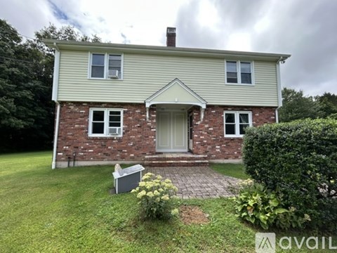 101 Middletown Avenue 2 Beds Apartment for Rent
