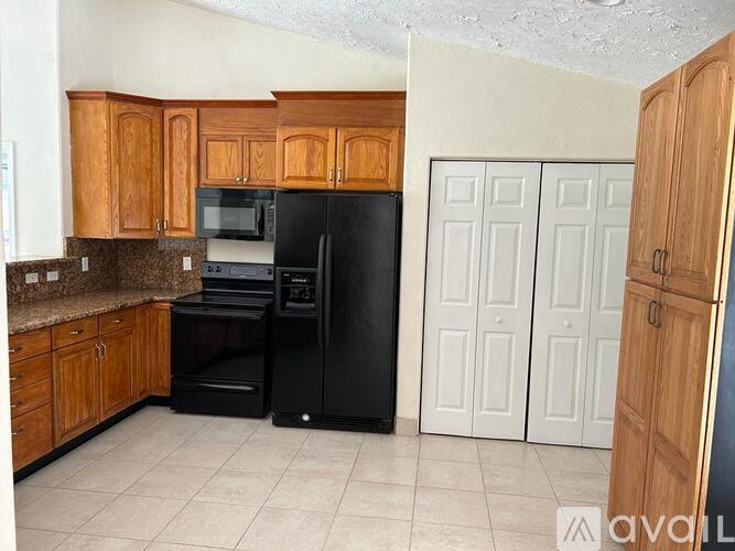 2426 Oak Drive 3 Beds Single Family Home for Rent - Photo gallery 4