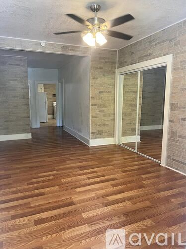 408 College St 2 Beds Apartment for Rent - Photo gallery 1