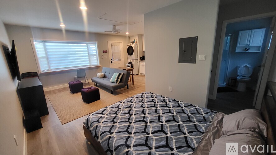 2050A Lomita Park Place Studio Single Family Home for Rent - Photo gallery 1