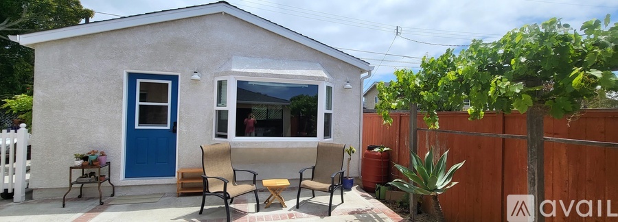 2050A Lomita Park Place Studio Single Family Home for Rent - Photo gallery 2