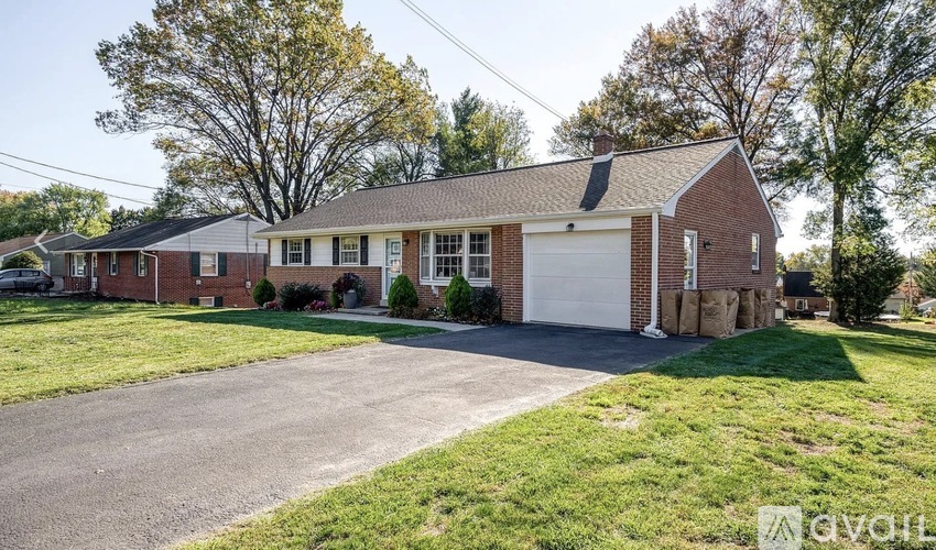 220 Tennyson Drive 3 Beds Single Family Home for Rent - Photo gallery 1