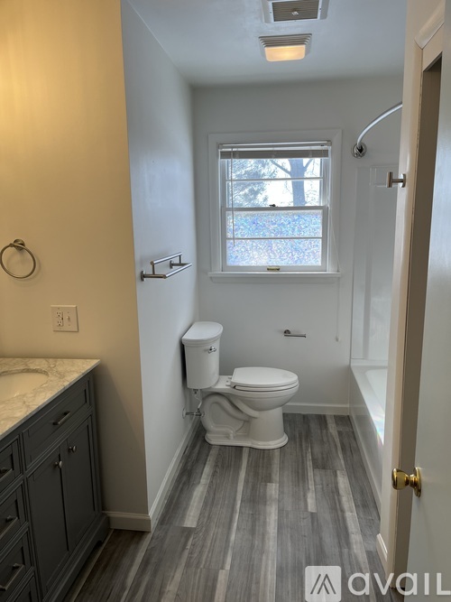 220 Tennyson Drive 3 Beds Single Family Home for Rent - Photo gallery 4