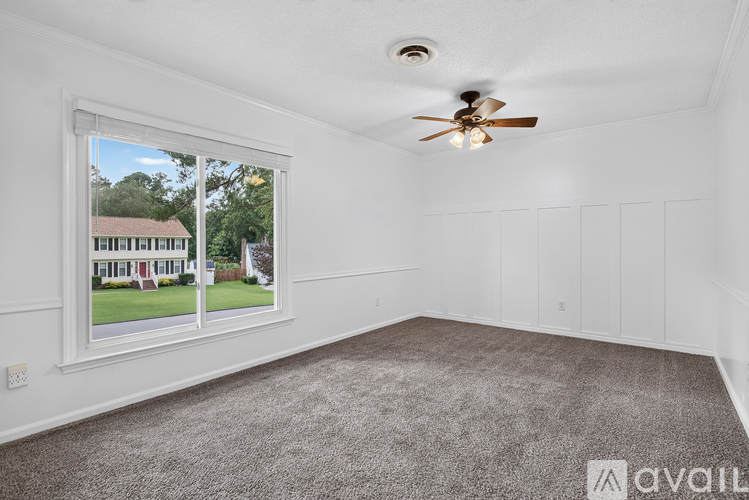 614 Clover Dr 4 Beds Single Family Home for Rent - Photo gallery 3