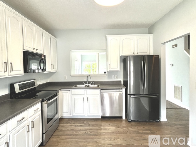 8330 Bratt Avenue 3 Beds Townhouse for Rent - Photo gallery 3