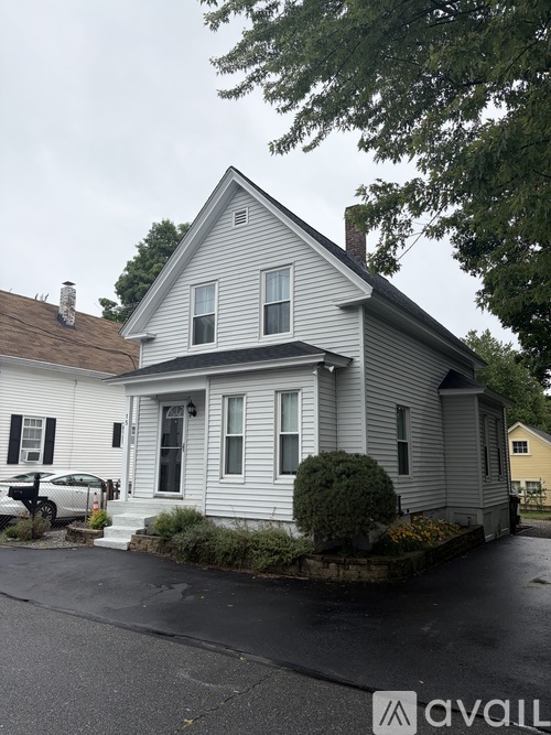 15 Upland Street 3 Beds Single Family Home for Rent - Photo gallery 1
