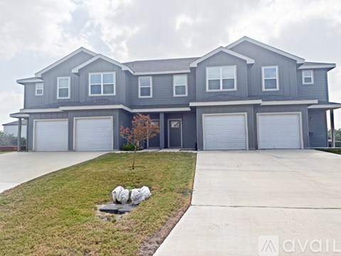 135 Damon Dv 3 Beds Apartment for Rent