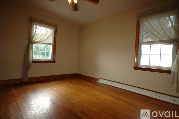 195 Robbinsville Edinburg Road 2 Beds Single Family Home for Rent - Photo gallery 4