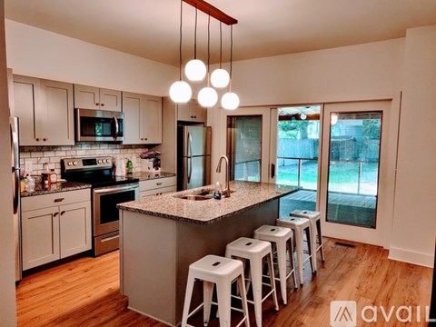 56 Seminary Ave 5 Beds Apartment for Rent