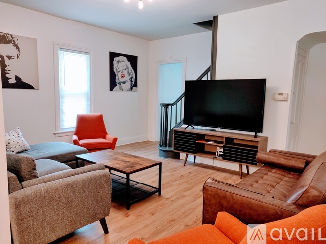 56 Seminary Ave 5 Beds Single Family Home for Rent - Photo gallery 2