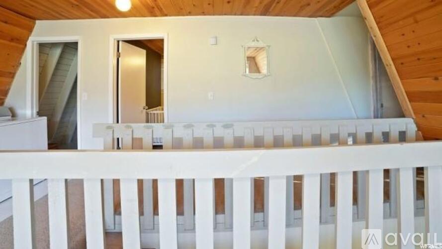 153 1050 N 3 Beds Single Family Home for Rent - Photo gallery 2