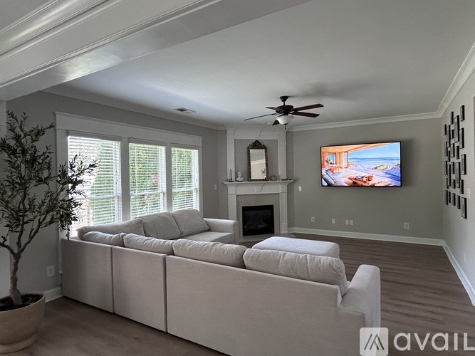 5006 Groover Drive 5 Beds Single Family Home for Rent - Photo gallery 3