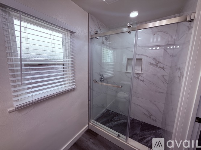 1071 Euclid Ave 2 Beds Single Family Home for Rent - Photo gallery 2