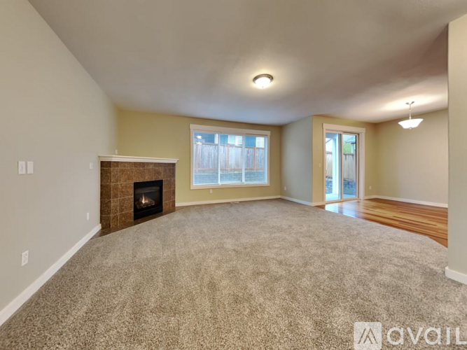 10202 185th Ave E 3 Beds Single Family Home for Rent - Photo gallery 4