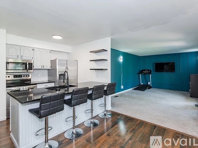 1221 Warwick Drive 3 Beds Single Family Home for Rent - Photo gallery 5
